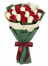 Букет Микс из красных и белых роз в Лимане Ставропольского края