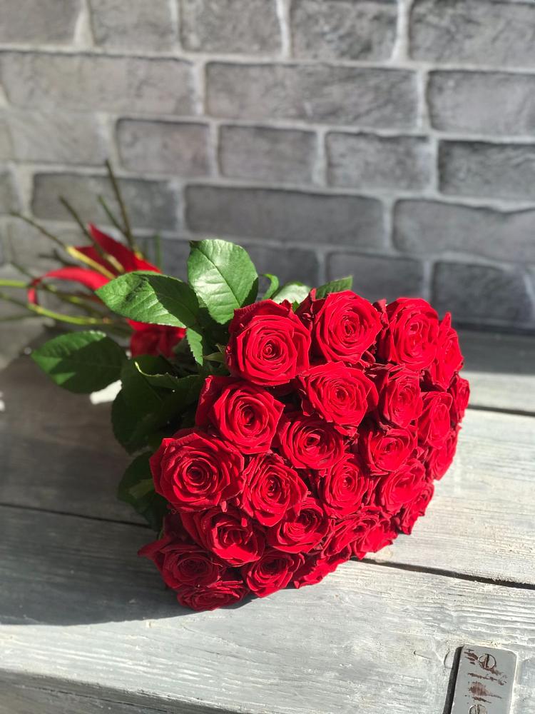 Букет Красные розы Фридом в Лимане Ставропольского края