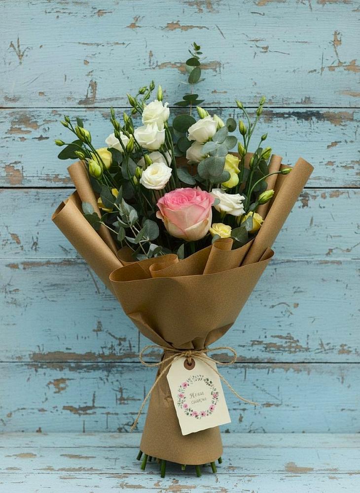 Букет цветов из: Розы и Лизиантусы в Лимане Ставропольского края