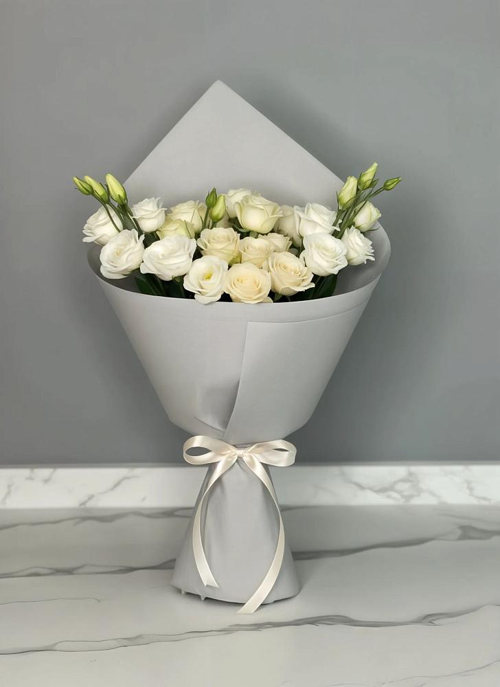 Букет цветов из: Розы и Лизиантусы в Лимане Ставропольского края