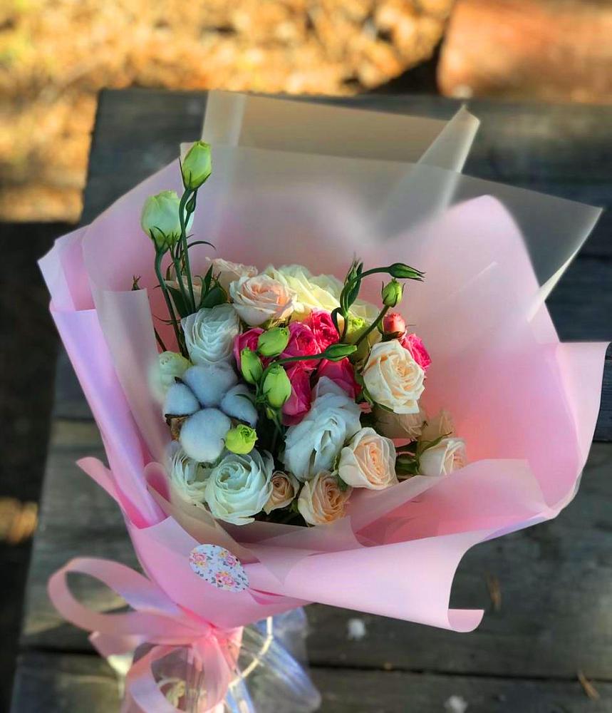 Букет цветов из: Розы и Лизиантусы в Лимане Ставропольского края