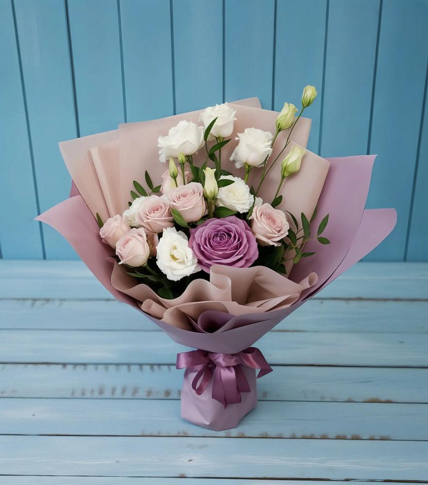 Букет цветов из: Розы и Лизиантусы в Лимане Ставропольского края